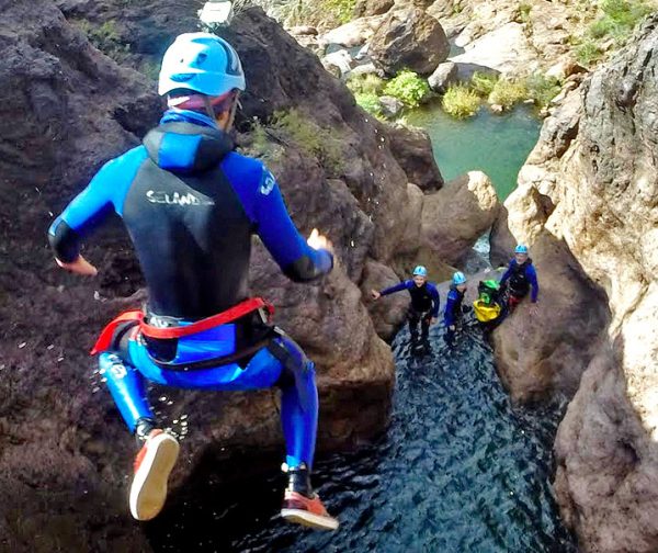 Descenso de barranco